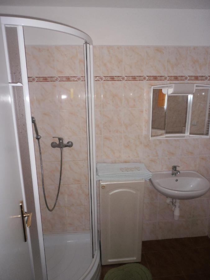 Ubytovani U Machova Jezera - Apartmany - Ludmila Grulisova Doksy  Exterior photo